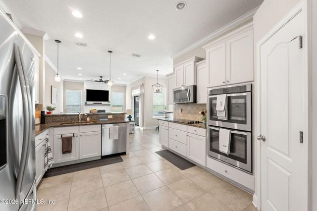 5384 CLAPBOARD CREEK Drive, Jacksonville, FL 32226
