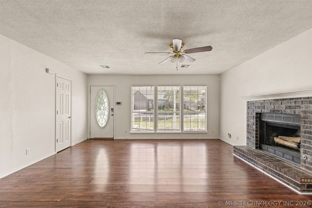 15934 S 294th East Avenue, Coweta, OK 74429