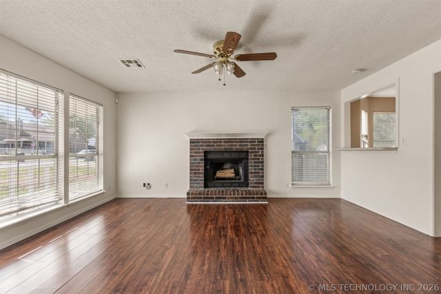 15934 S 294th East Avenue, Coweta, OK 74429