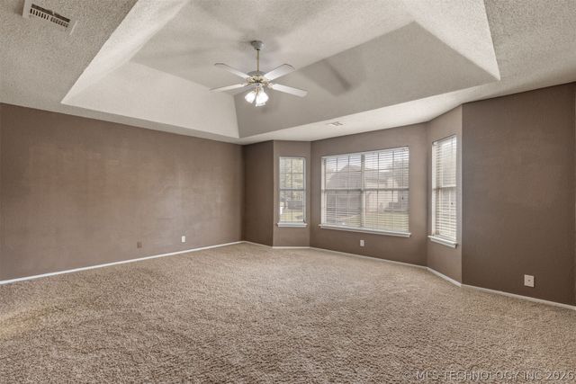 15934 S 294th East Avenue, Coweta, OK 74429