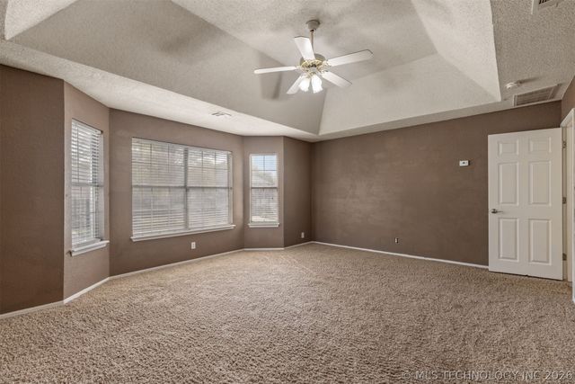 15934 S 294th East Avenue, Coweta, OK 74429