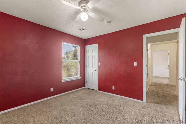 15934 S 294th East Avenue, Coweta, OK 74429