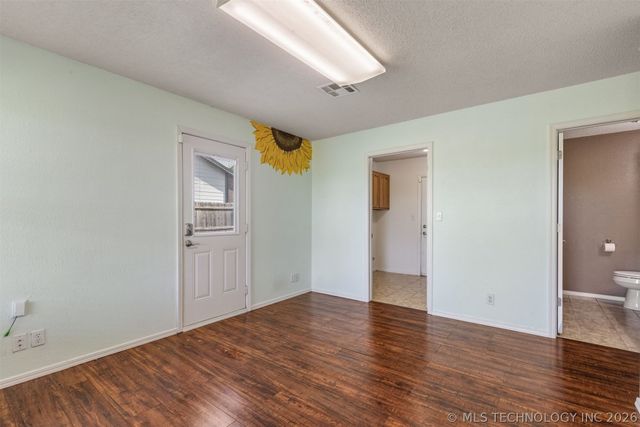 15934 S 294th East Avenue, Coweta, OK 74429