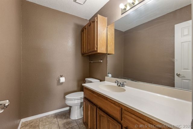 15934 S 294th East Avenue, Coweta, OK 74429