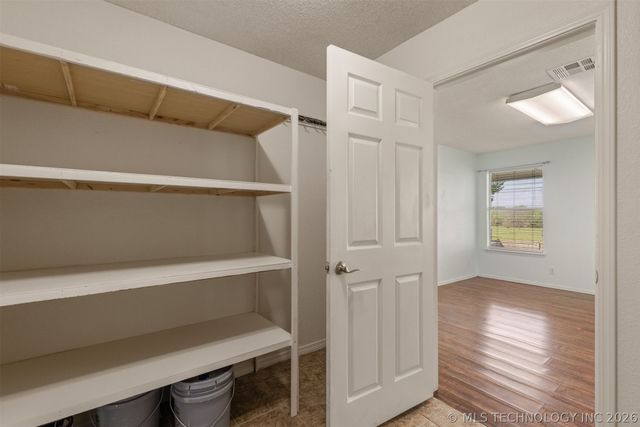 15934 S 294th East Avenue, Coweta, OK 74429