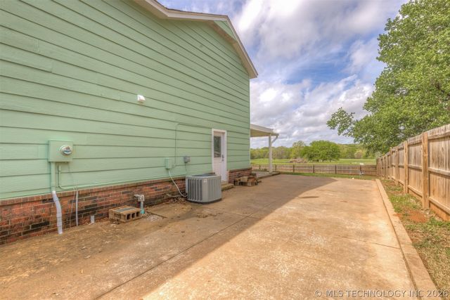 15934 S 294th East Avenue, Coweta, OK 74429