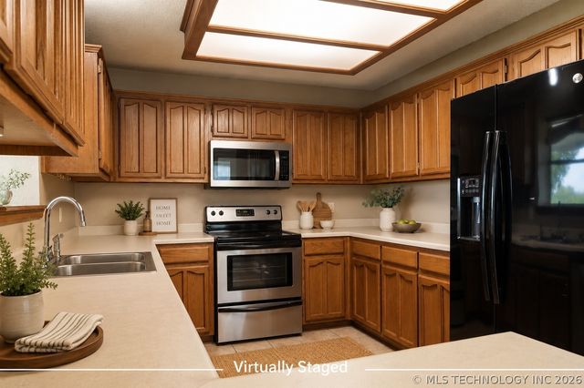 15934 S 294th East Avenue, Coweta, OK 74429