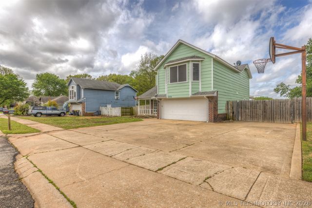 15934 S 294th East Avenue, Coweta, OK 74429