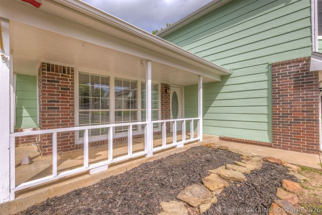 15934 S 294th East Avenue, Coweta, OK 74429