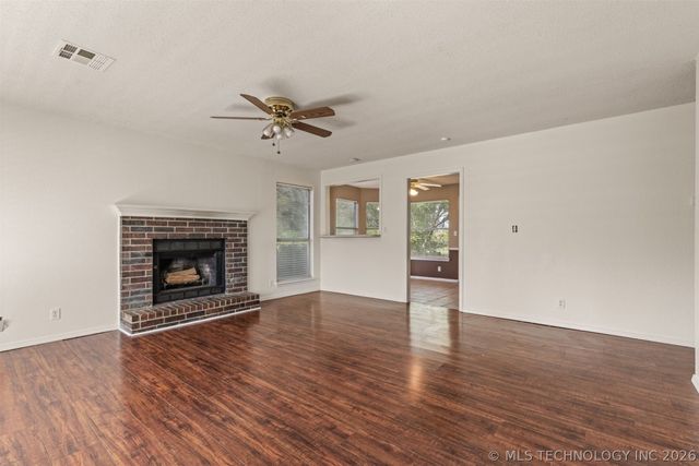 15934 S 294th East Avenue, Coweta, OK 74429