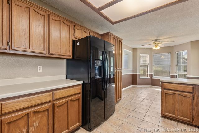 15934 S 294th East Avenue, Coweta, OK 74429