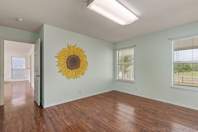 15934 S 294th East Avenue, Coweta, OK 74429