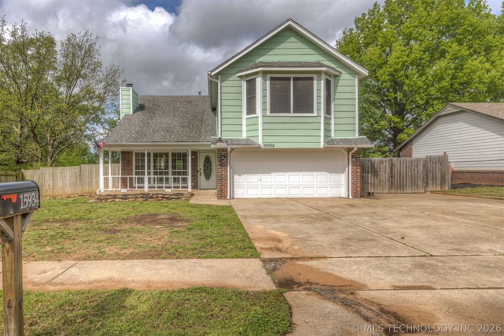 15934 S 294th East Avenue, Coweta, OK 74429