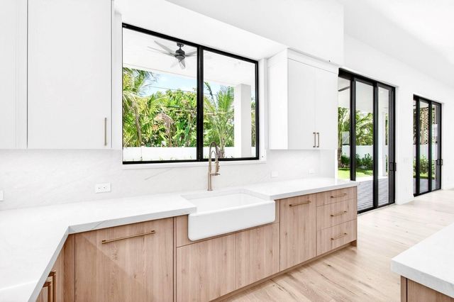 354 Leigh Road, West Palm Beach, FL 33405