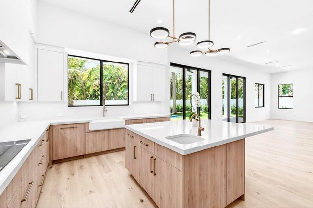 354 Leigh Road, West Palm Beach, FL 33405