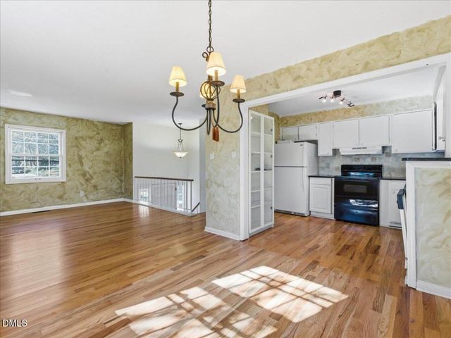 806 Oakley Court, Cary, NC 27511