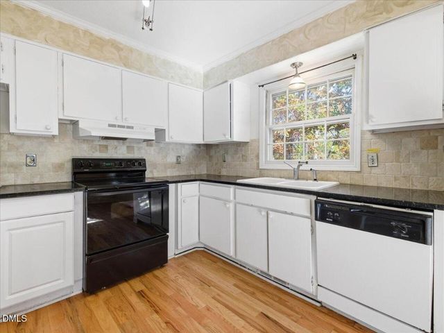 806 Oakley Court, Cary, NC 27511