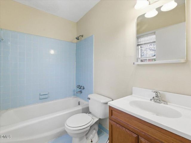 806 Oakley Court, Cary, NC 27511