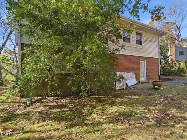 806 Oakley Court, Cary, NC 27511