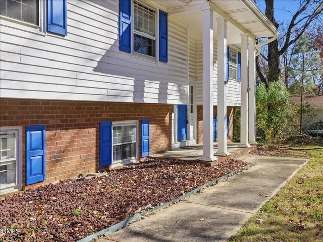 806 Oakley Court, Cary, NC 27511