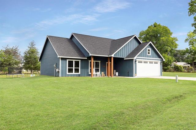 40 Faulkner Avenue, Coldspring, TX 77331