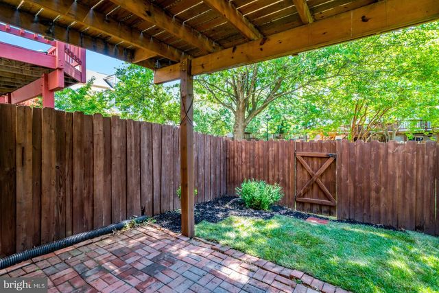 3009 HERITAGE SPRINGS CT, Alexandria, VA 22306