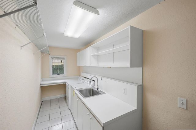 1157 SW Mirror Lake Cove, Port St. Lucie, FL 34986