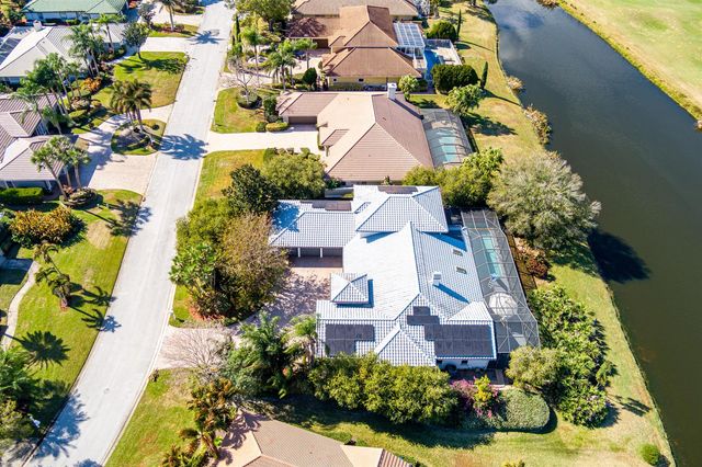 1157 SW Mirror Lake Cove, Port St. Lucie, FL 34986