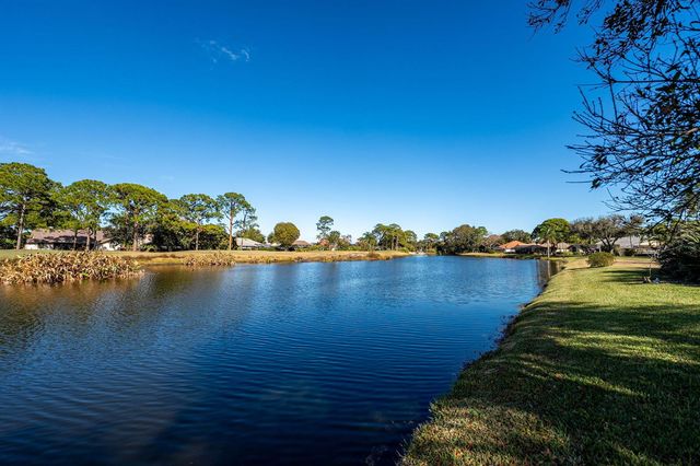 1157 SW Mirror Lake Cove, Port St. Lucie, FL 34986