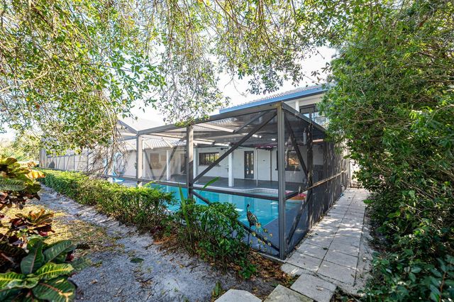1157 SW Mirror Lake Cove, Port St. Lucie, FL 34986