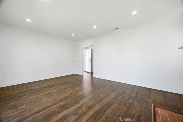 8802 S Wilton Place, Los Angeles, CA 90047