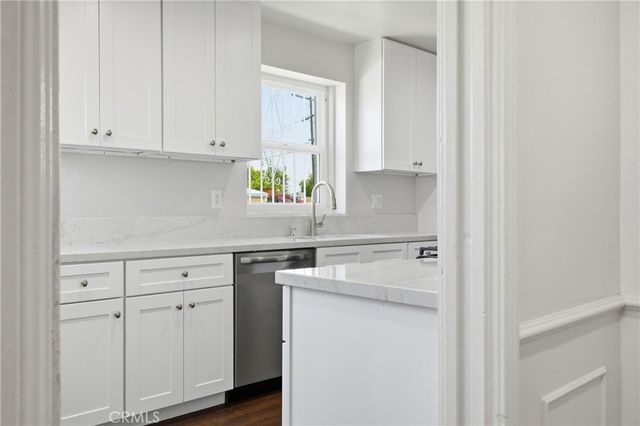 8802 S Wilton Place, Los Angeles, CA 90047