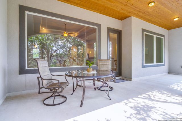 356 Warbler, Spring Branch, TX 78070