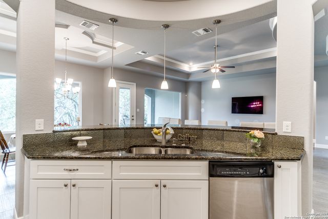356 Warbler, Spring Branch, TX 78070