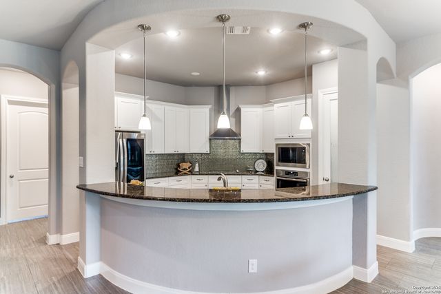 356 Warbler, Spring Branch, TX 78070