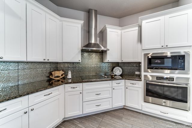 356 Warbler, Spring Branch, TX 78070