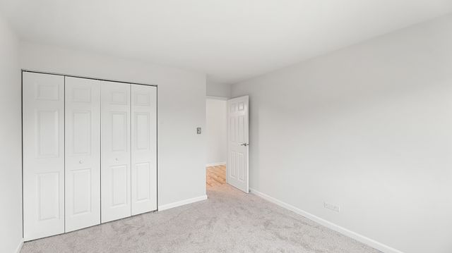 9724 S Karlov Avenue 207, Oak Lawn, IL 60453
