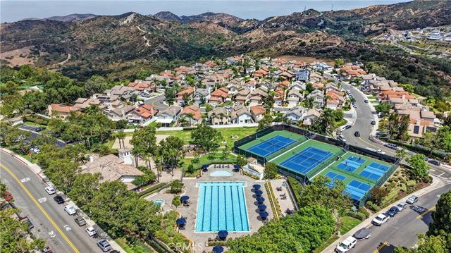 28811 Vista Aliso, Lake Forest, CA 92679