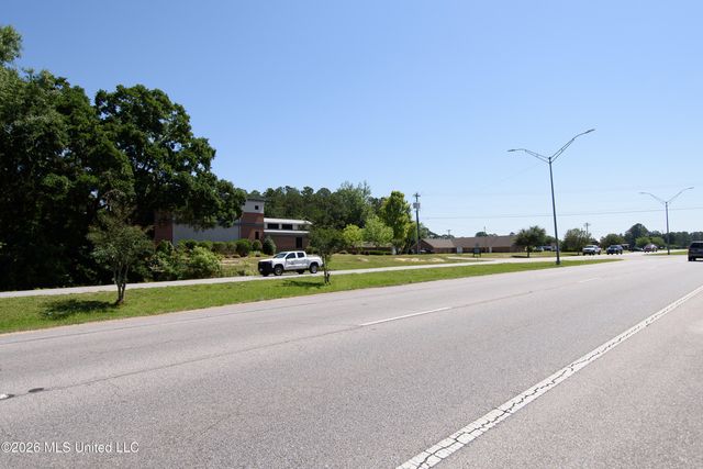 W Bienville Boulevard, Ocean Springs, MS 39564