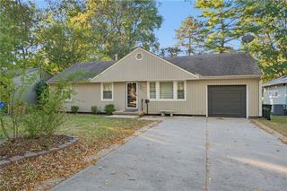 8915 W 81st Street, Overland Park, KS 66204