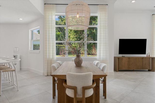 2651 Players Court, Wellington, FL 33414