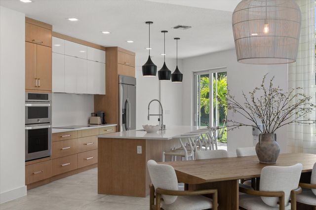 2651 Players Court, Wellington, FL 33414