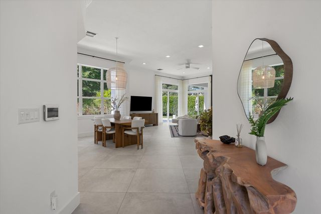 2651 Players Court, Wellington, FL 33414