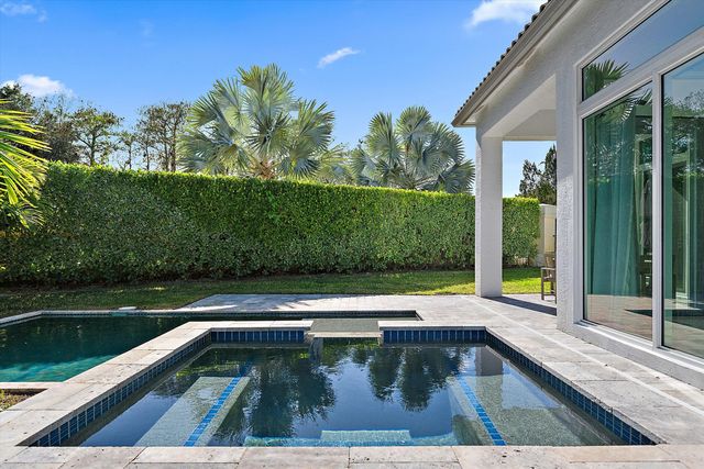 2651 Players Court, Wellington, FL 33414