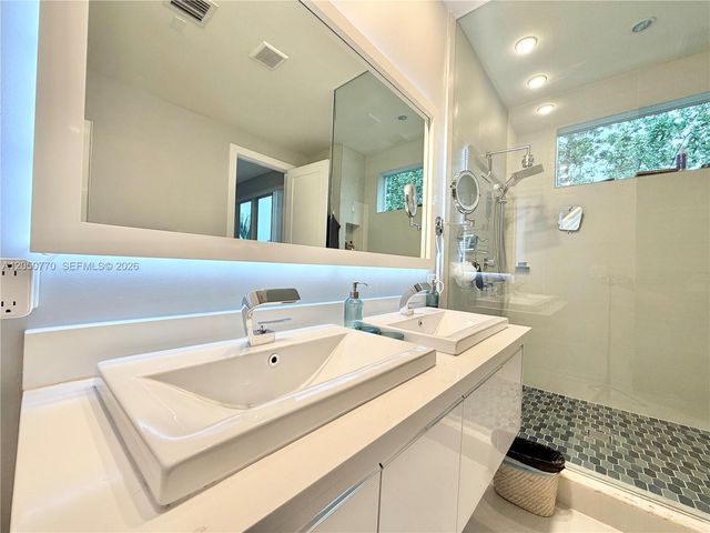 6415 NW 105th Ct 6415, Doral, FL 33178