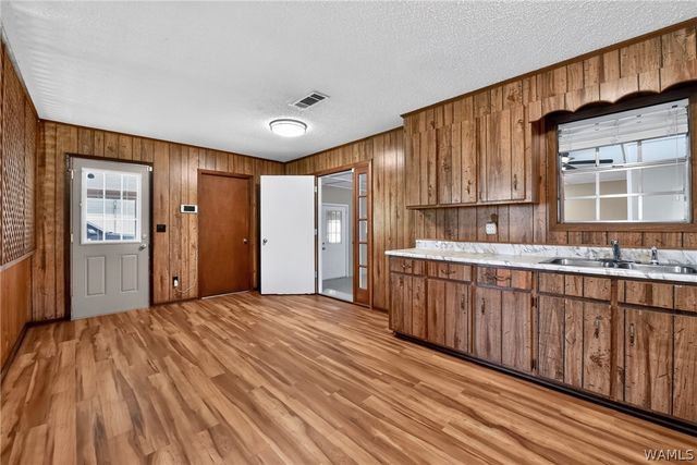 11299 Kindling, Northport, AL 35475