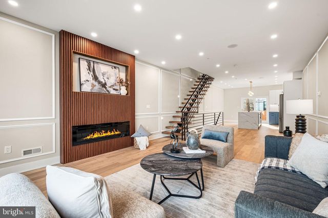 2032 REED ST, Philadelphia, PA 19146