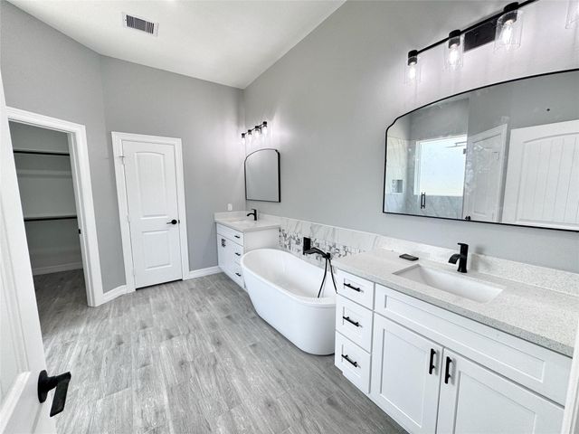 1306 Road 6604, Dayton, TX 77535