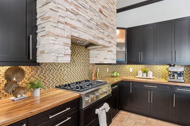 108 BAYSIDE DRIVE, Clearwater Beach, FL 33767