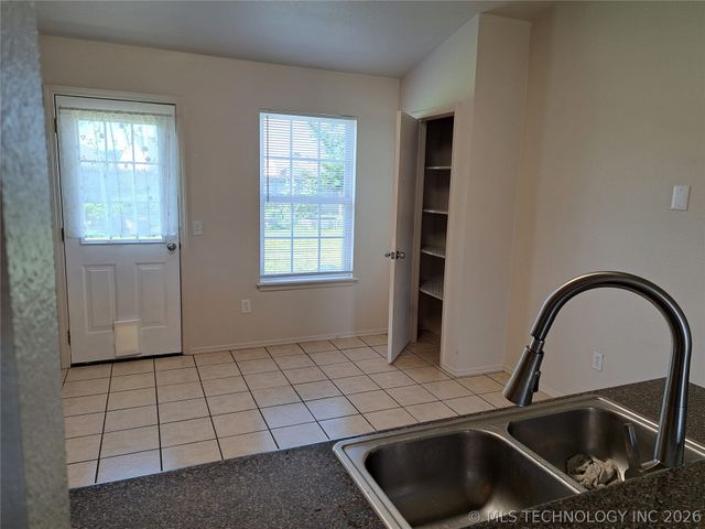 1109 W 24th Street N, Claremore, OK 74017